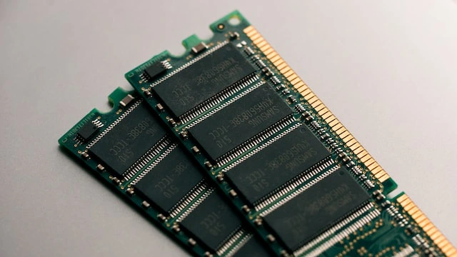 ذاكرة الوصول العشوائي "RAM"